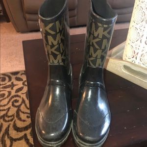 Micheal kors rain boots